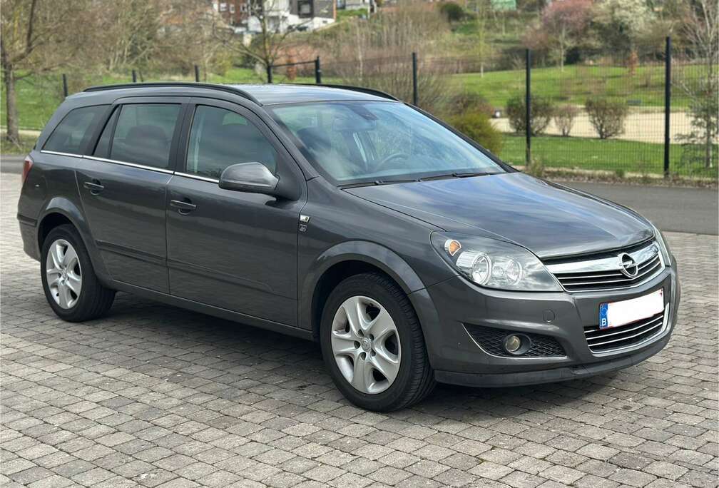 Opel 1.7 CDTi * 49,000kms * neuve *
