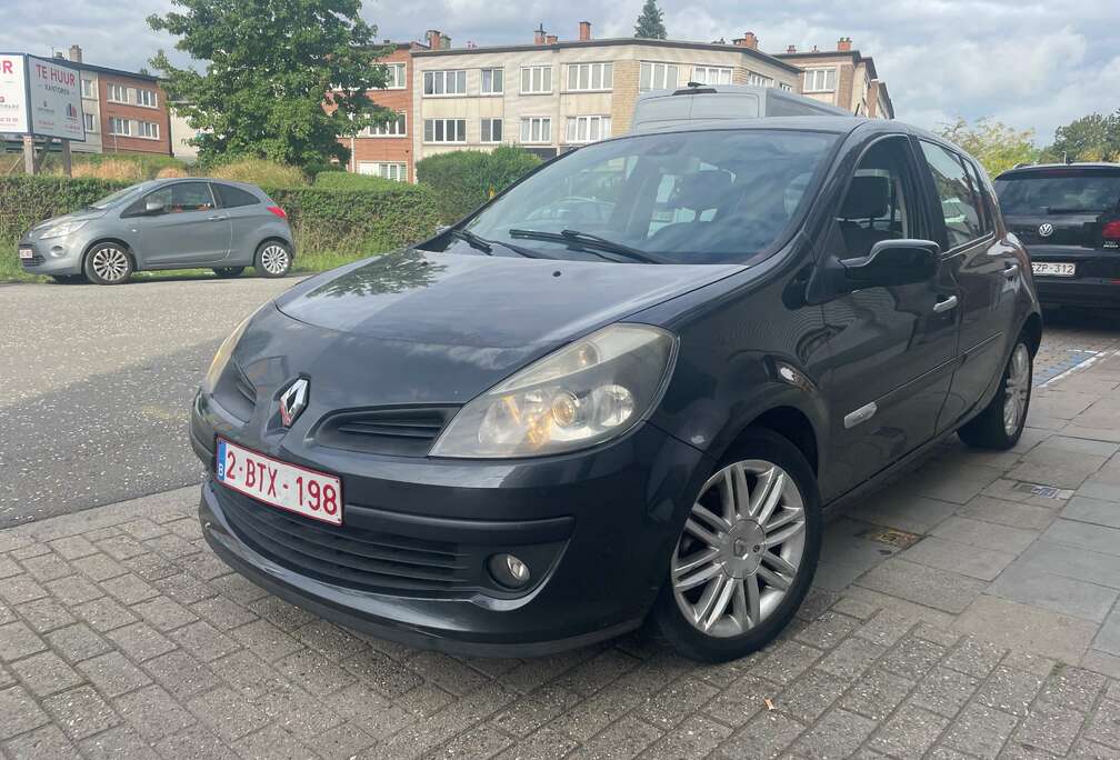 Renault Clio 1.6i 16v Initiale