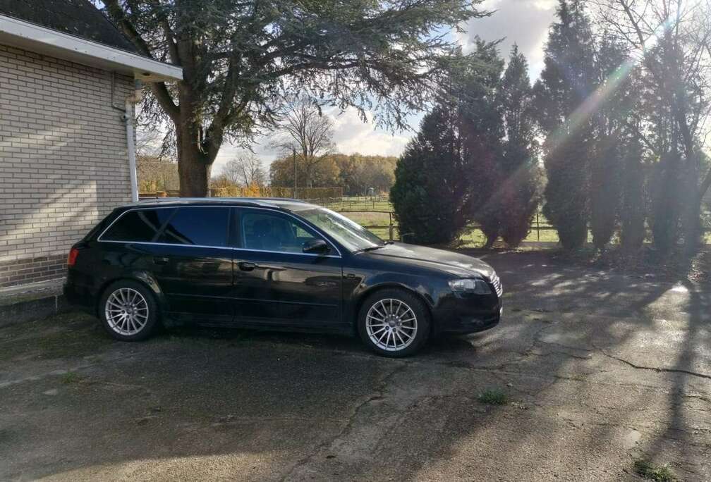 Audi A4 Avant 2.0 T FSI quattro tiptronic