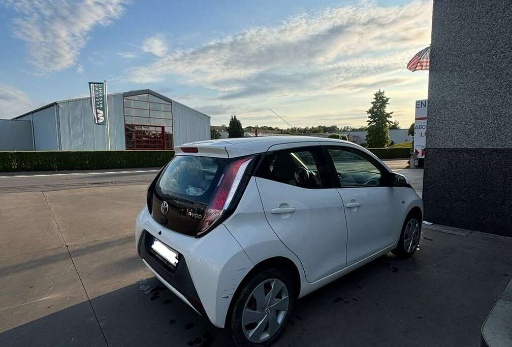 Toyota 1.0 VVT-i x