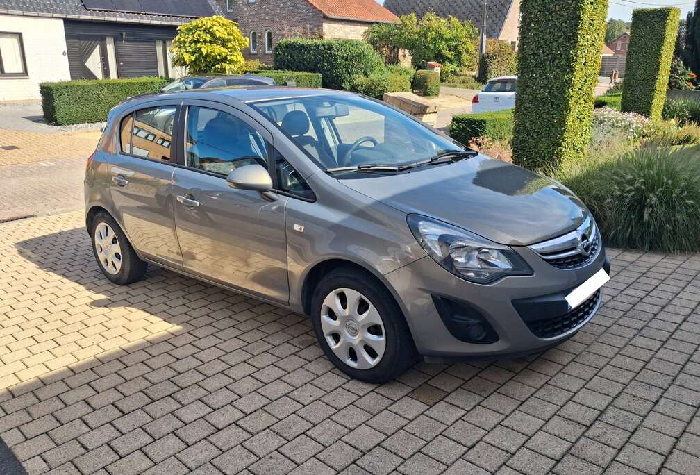 Opel Corsa 1.2i Ultimate Edition