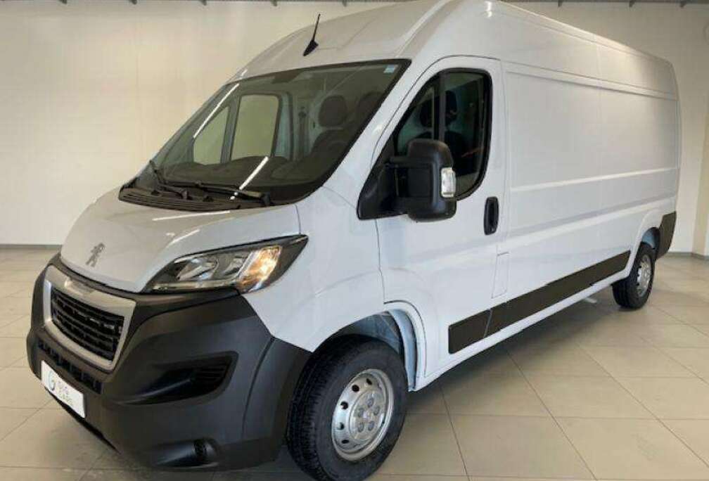 Peugeot FT 335 L3H2