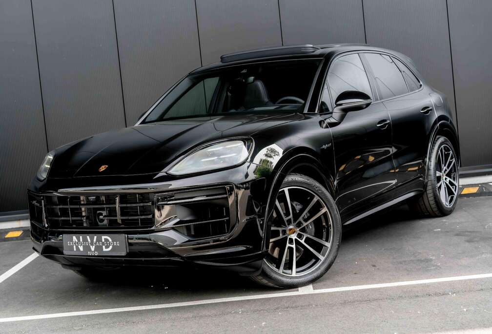 Porsche e  Headup  360  Pano  Sportuitlaat  ACC