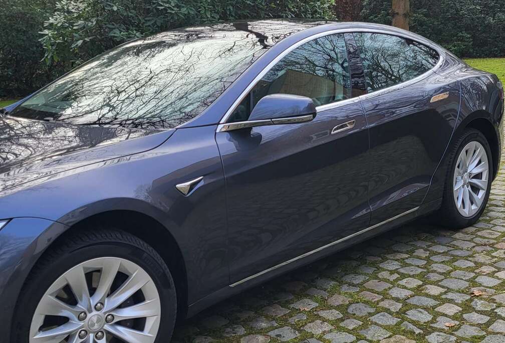 Tesla 100D