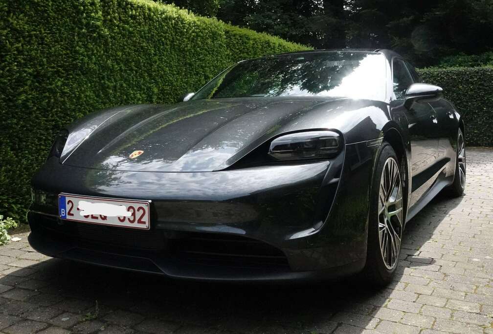 Porsche Taycan 79.2 kWh Taycan
