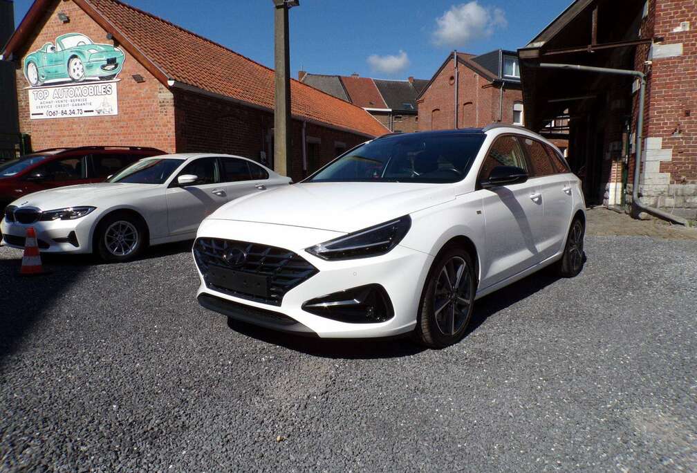 Hyundai i30 Wagon 1.5 T-GDi MHEV Sky