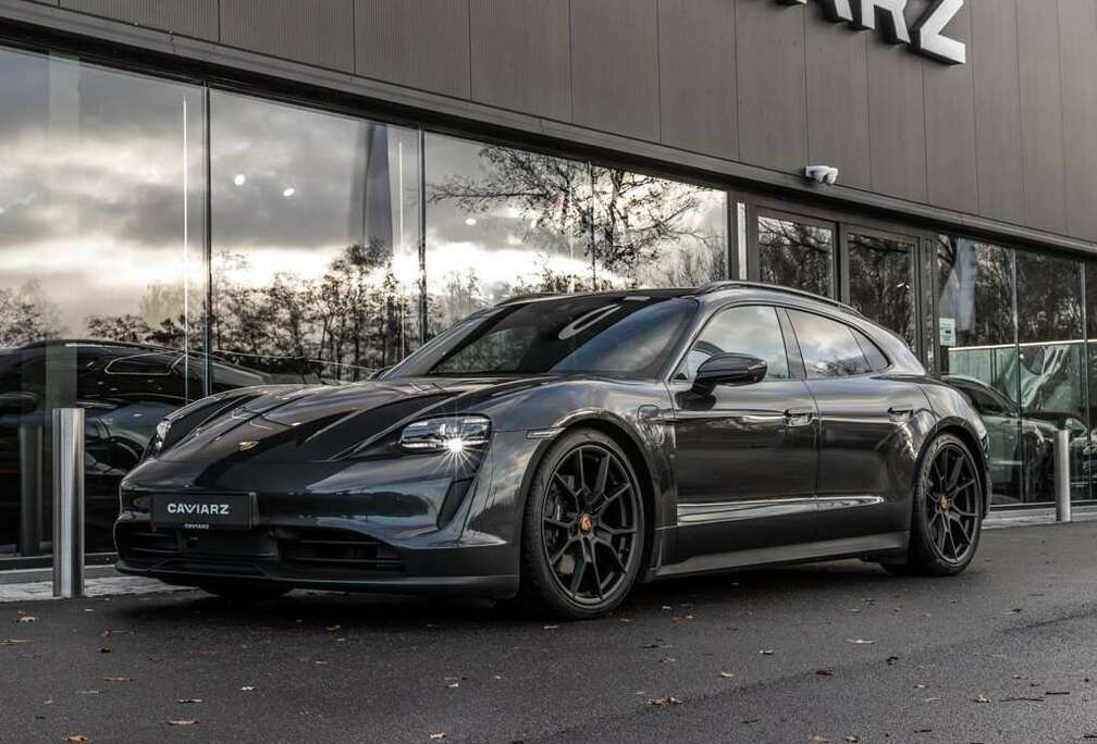 Porsche SPORT TURSIMO PERF+/DISPLAY/ACC/PANO/21\