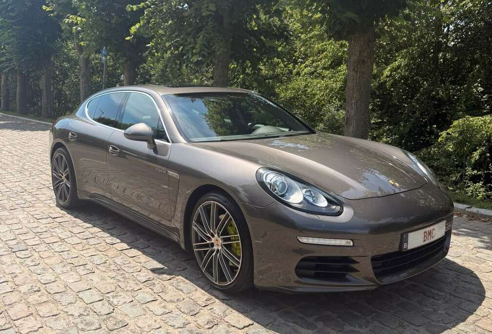 Porsche S e-Hybrid 3.0i V6 Tiptronic