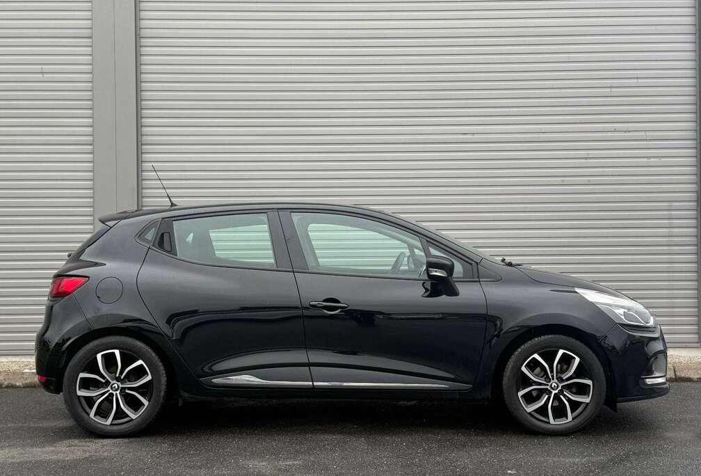 Renault Clio 1.2i 16v Community Black