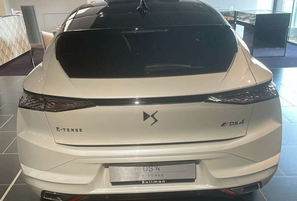 DS 4 PHEV 1.6 E-TENSE Performance Line +