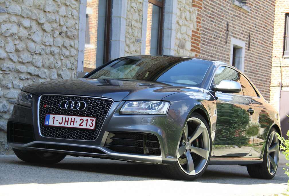 Audi 4.2i V8 FSI Quattro S tronic