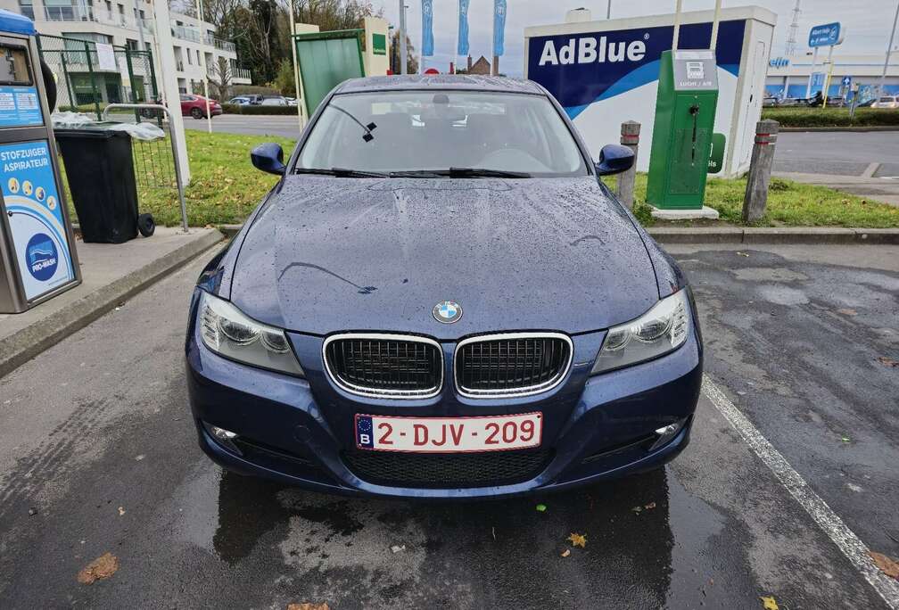 BMW 320i