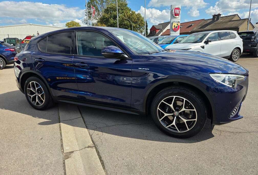Alfa Romeo Super 2.0 TB 200 AT Q4