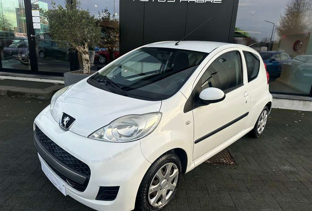 Peugeot 10i Benzine  70 Urban 1 ste eigenaar 99000km