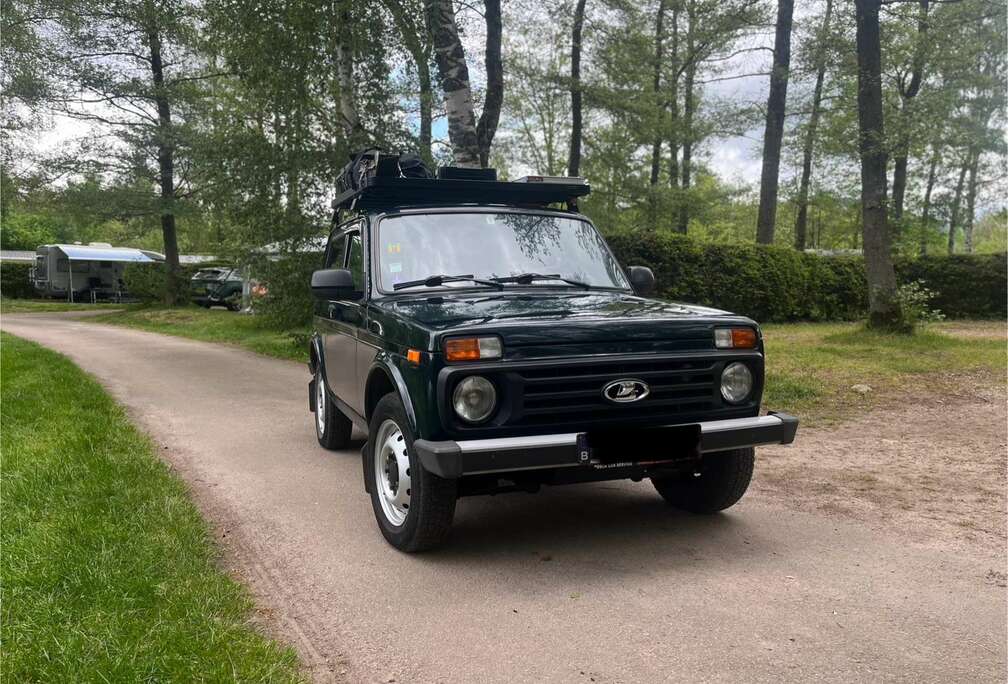 Lada 4x4 - Utilitaire aménagé en petit camping car