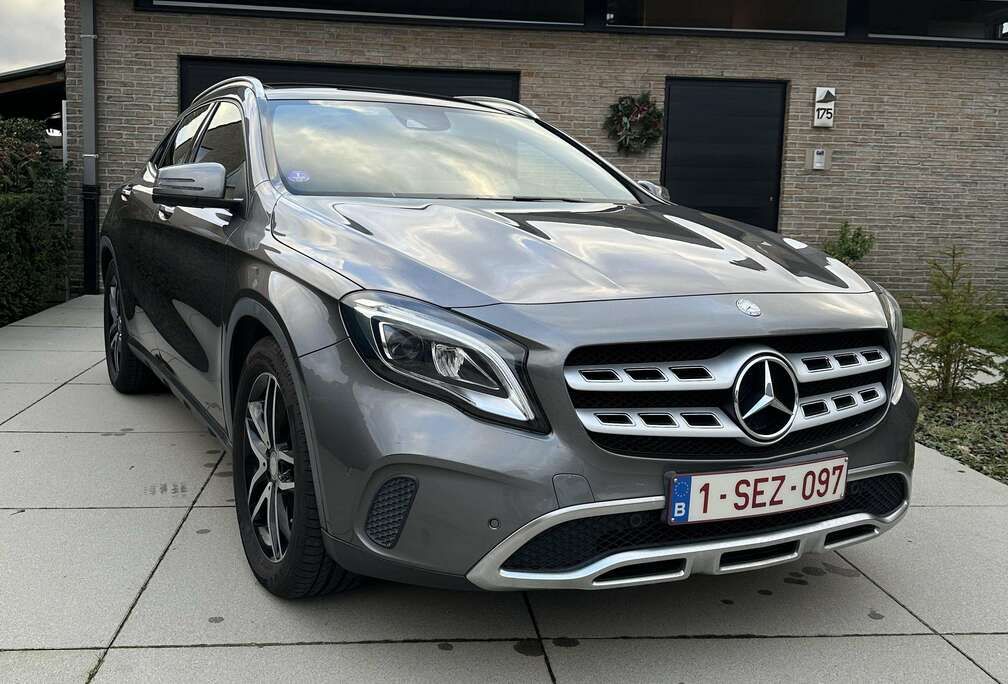 Mercedes-Benz GLA 180 7G-DCT Urban