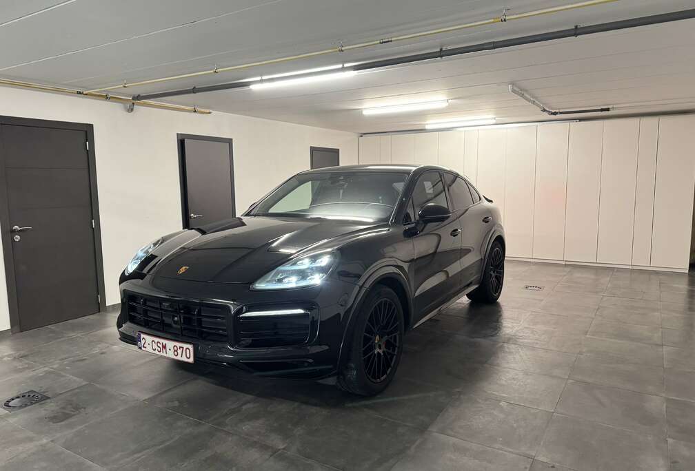 Porsche 4.0 Bi-Turbo V8 GTS Tiptronic