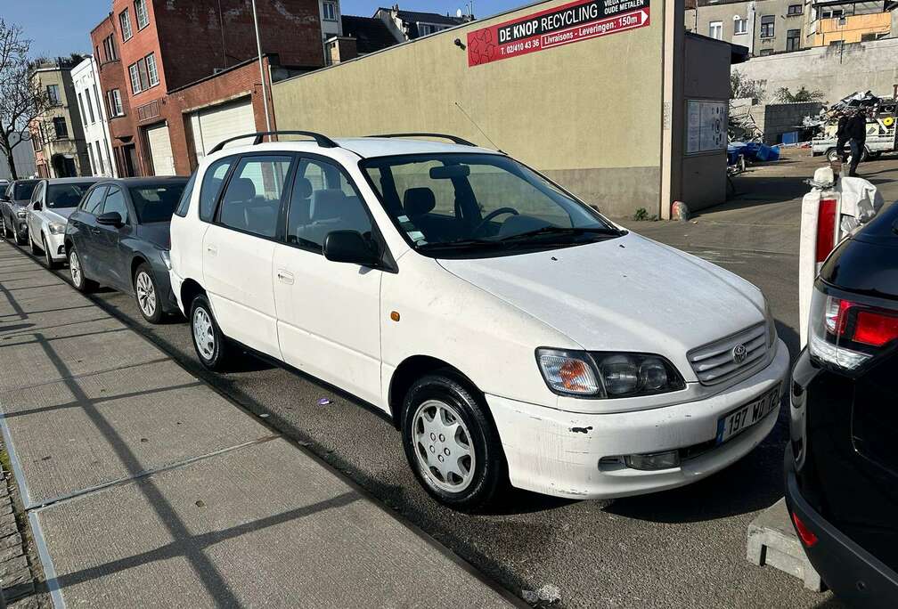 Toyota 2.2 Turbo      7pl.