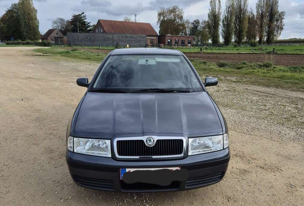 Skoda 1.6i Ambiente