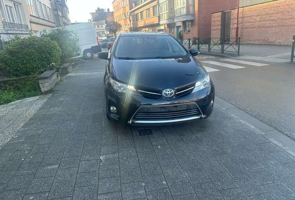 Toyota HEV 1.8i HSD Premium 139dkm new 0485905657ful opti