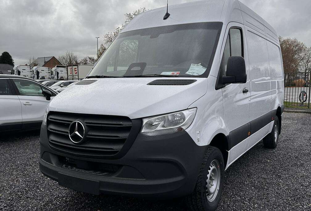 Mercedes-Benz 319 CDI GB L2 RWD 9G-TRONIC 3.5T