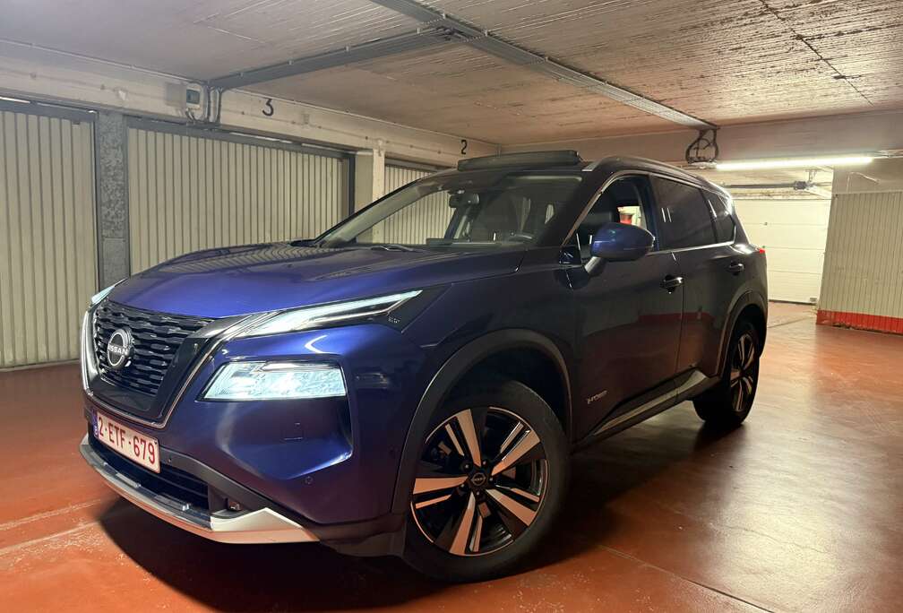 Nissan Tekna 2WD Full Hyrbid
