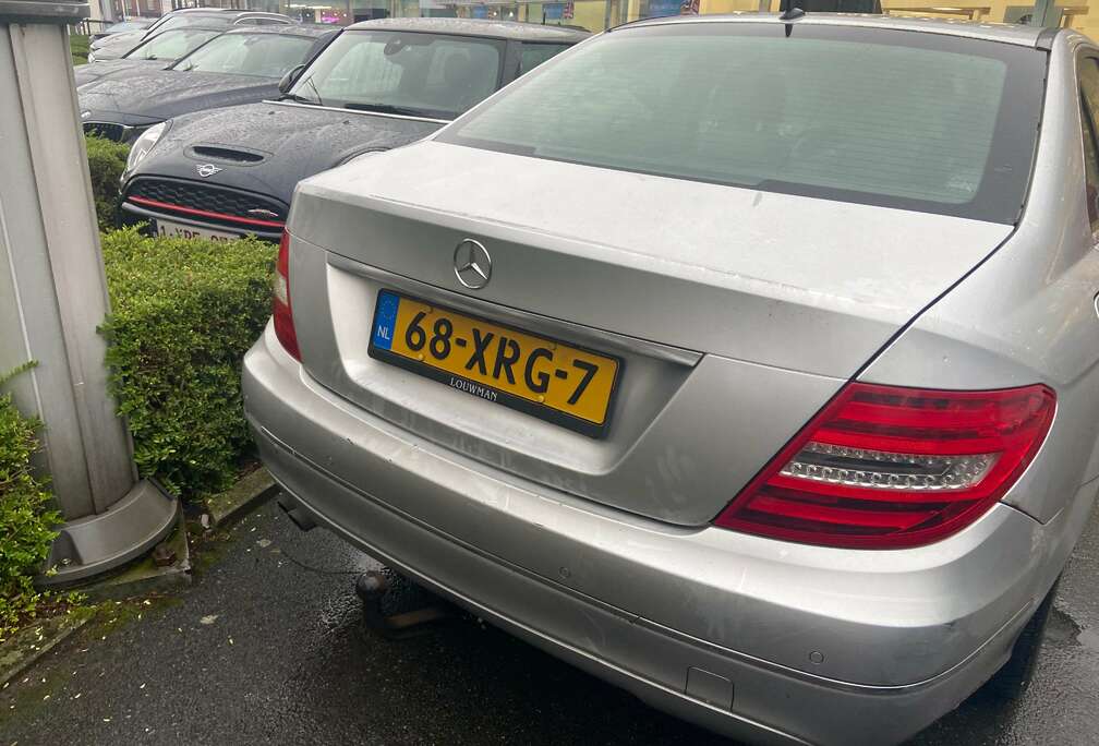 Mercedes-Benz C 180 (BlueEFFICIENCY) 7G-TRONIC Avantgarde