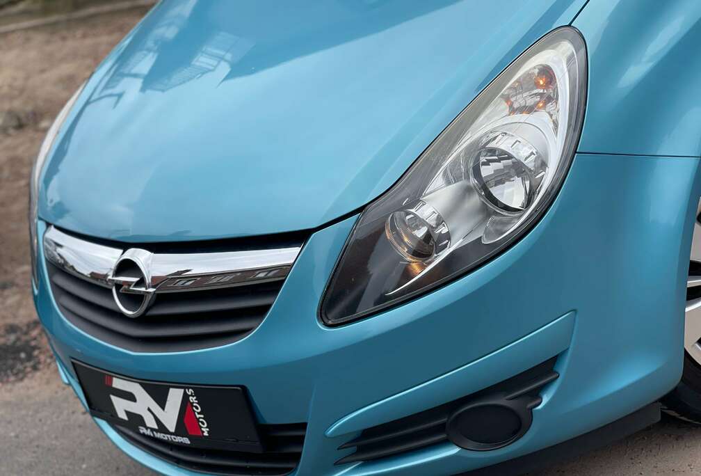 Opel Corsa 1.2i Cosmo