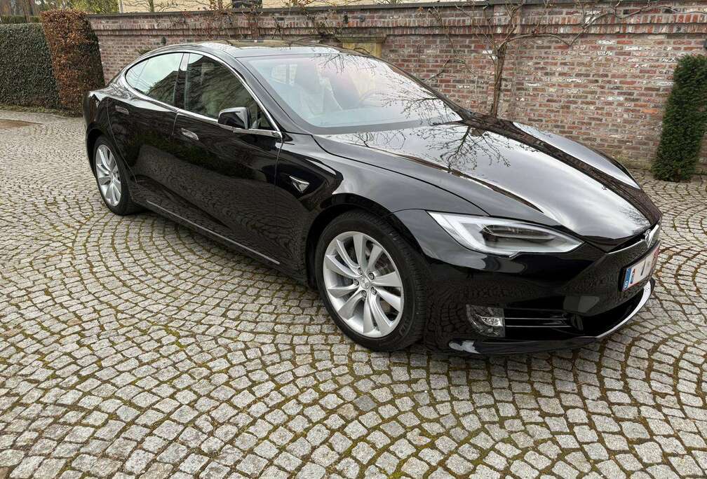 Tesla Model S 75 kWh Dual Motor