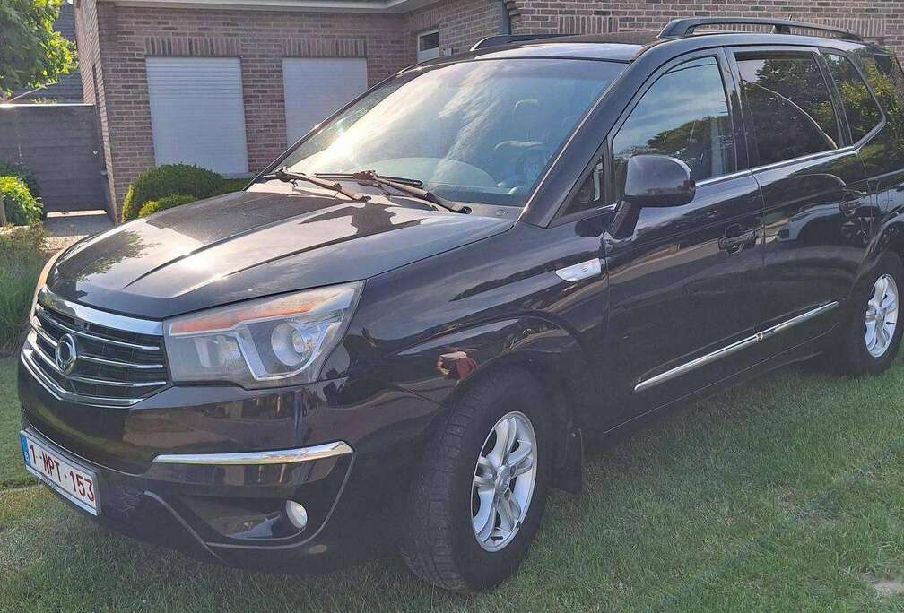 SsangYong Rodius 2.2 SV220e-XDi 2WD Quartz