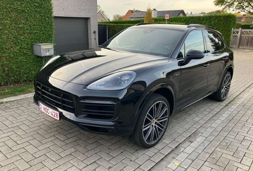 Porsche Cayenne 3.0i V6 PHEV Tiptronic S Platinum