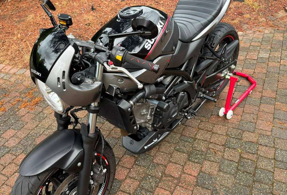 Suzuki naked