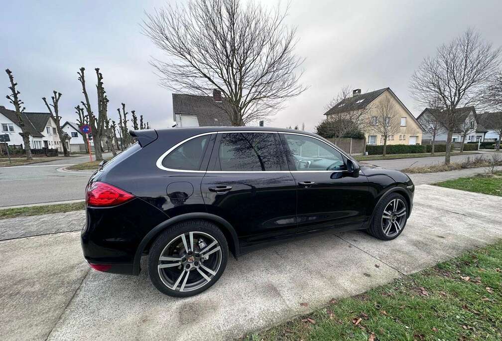 Porsche 4.2 BiTurbo V8 S Tiptronic