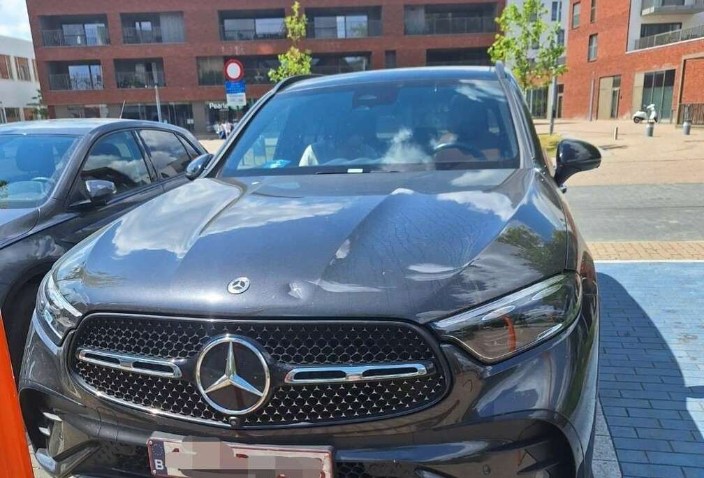 Mercedes-Benz 4Matic 9G-TRONIC AMG Line Advanced