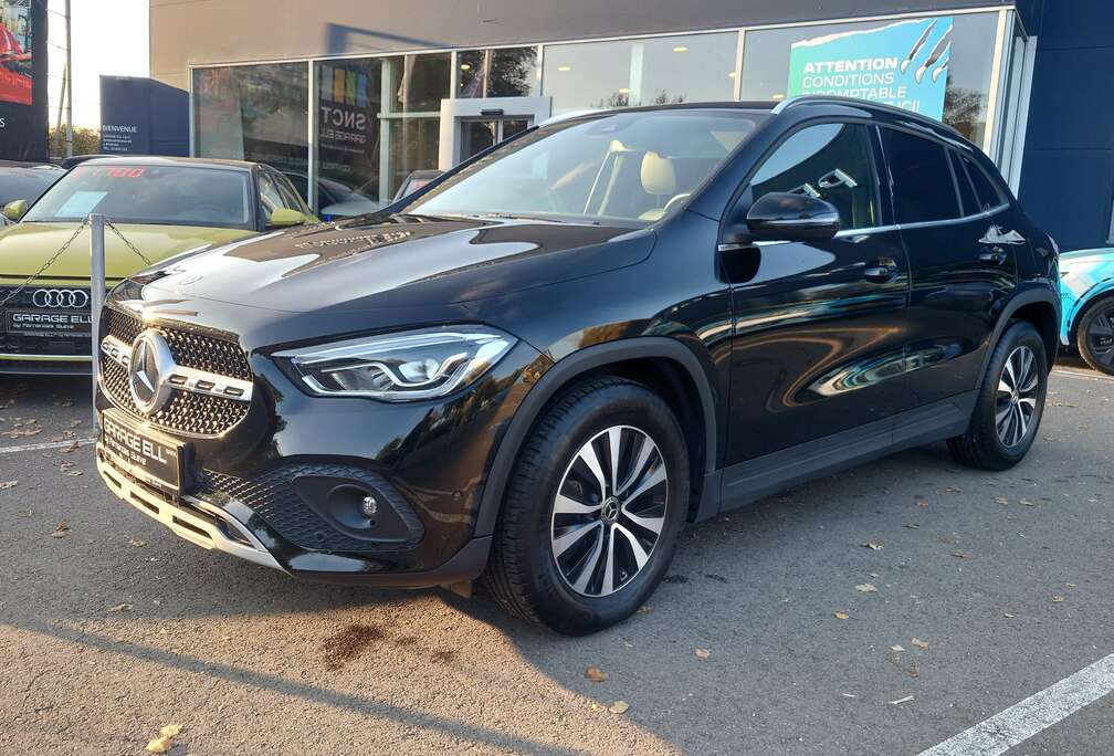 Mercedes-Benz GLA 200