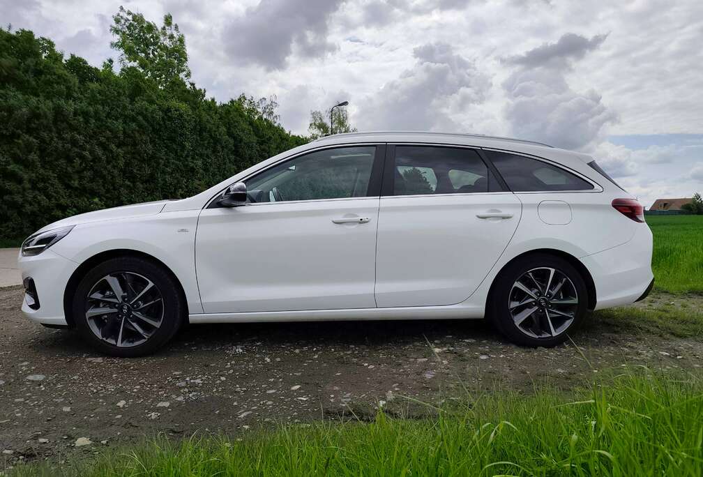 Hyundai i30 Wagon 1.5 T-GDi MHEV Sky