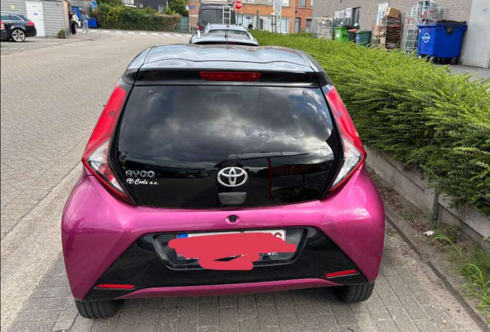 Toyota x
