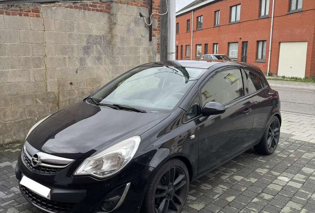Opel 1.4i Black Edition