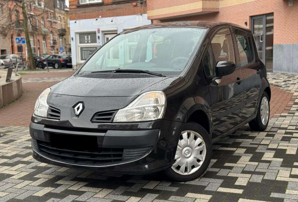 Renault Essence prête à immatriculer