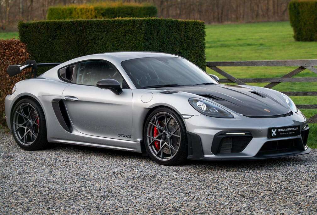 Porsche 718 Cayman GT4 RS Weissach