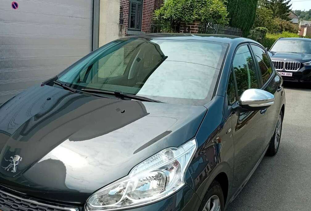 Peugeot 1.2 Style