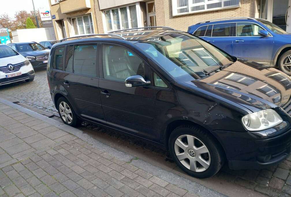 Volkswagen 1.6i 16v FSI Base