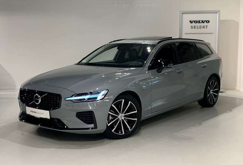 Volvo T6 Recharge Ultra Dark + PANO DAK