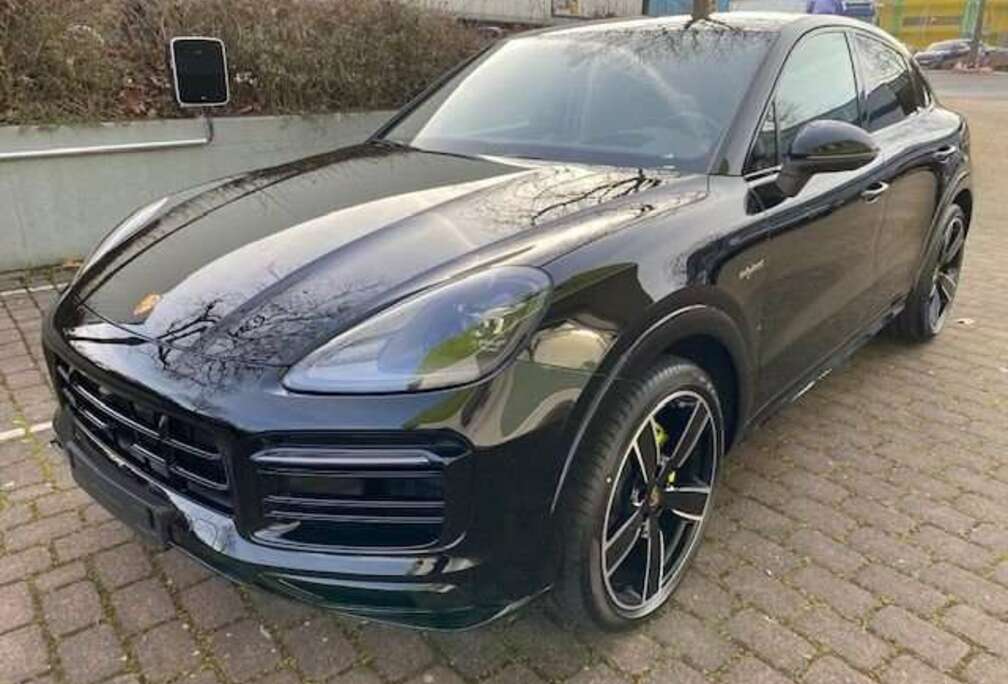 Porsche 4.0 Bi-Turbo V8 GTS Tiptronic