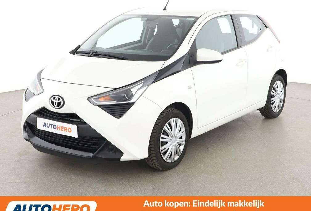 Toyota 1.0 X-Play club