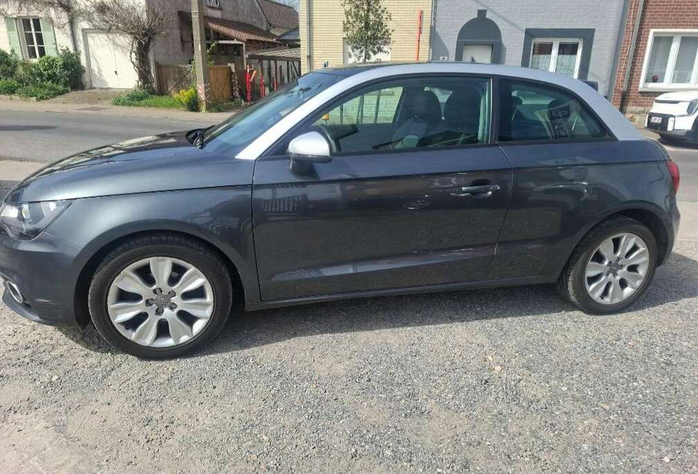Audi A1 1.6 TDi Ambition S tronic