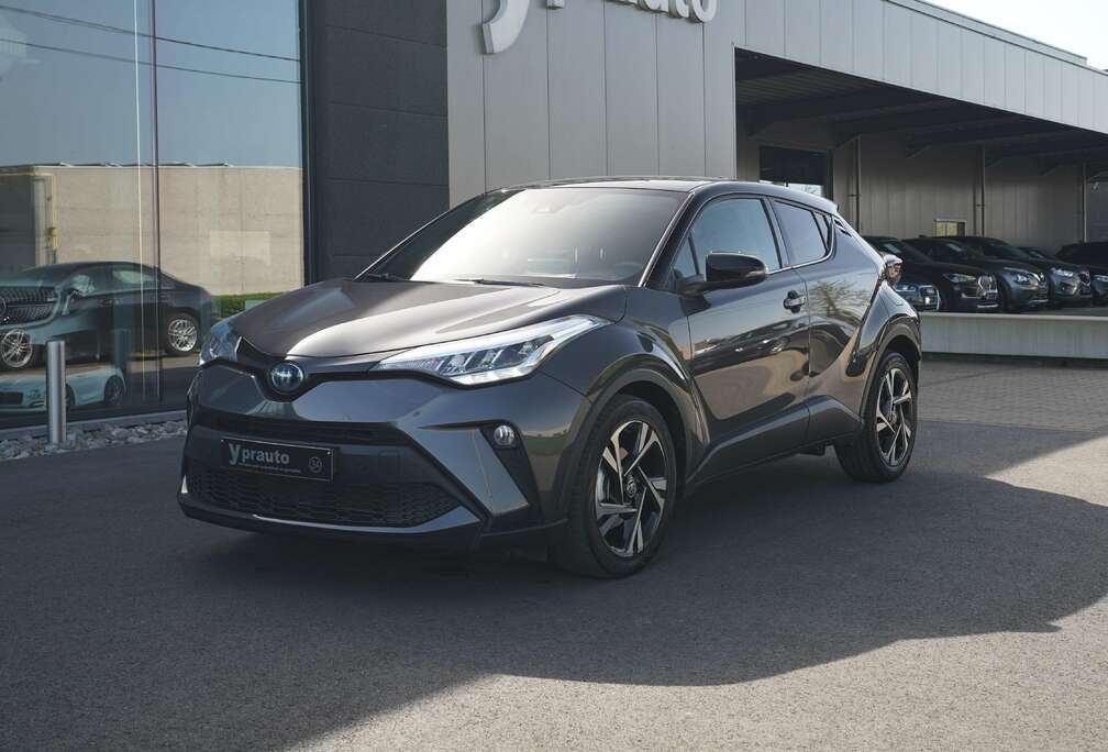 Toyota C-HR Hybrid 1.8i VVT-i E-CVT Trekhaak Camera DAB AppleAndroid Navigatie Klima Dodehoek