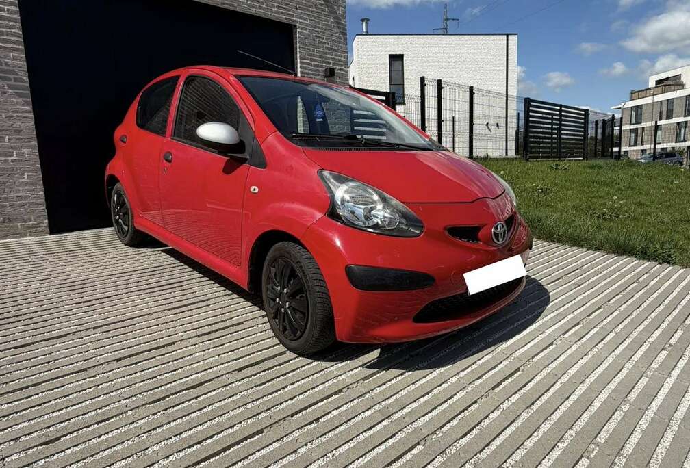 Toyota 1.0i VVT-i Plus