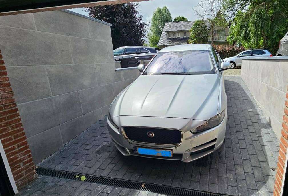 Jaguar XE 2.0 D E-Performance Prestige