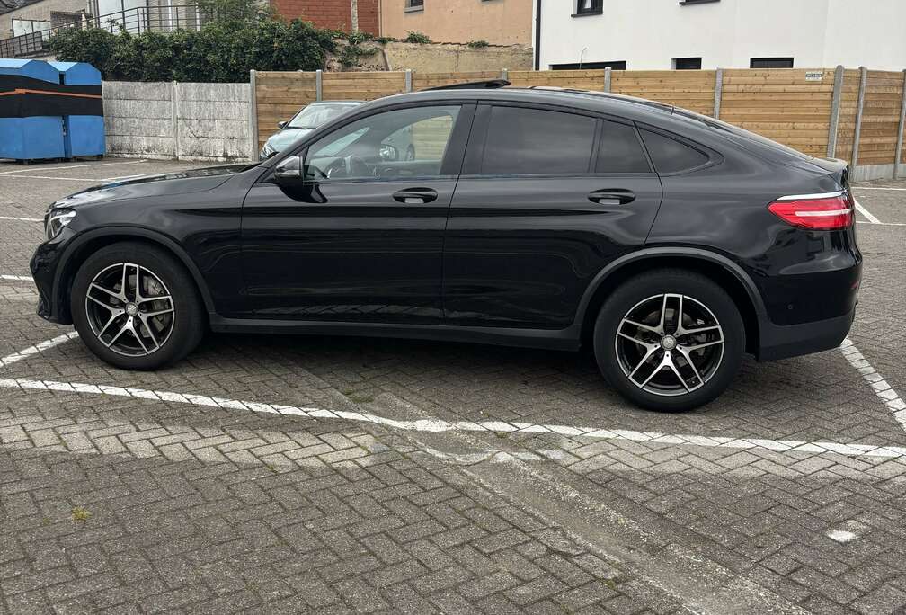 Mercedes-Benz d Coupe 4Matic 9G-TRONIC AMG Line